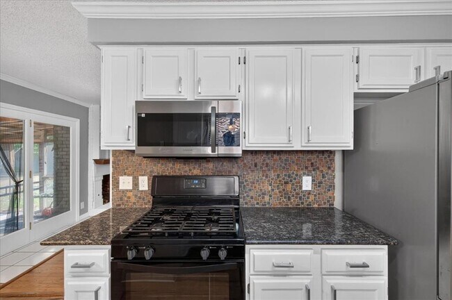 Building Photo - 10215 Missel Thrush Dr