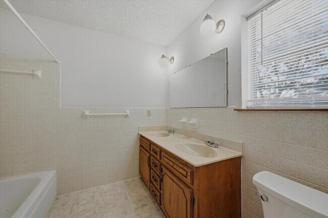 Building Photo - 31092 US-82