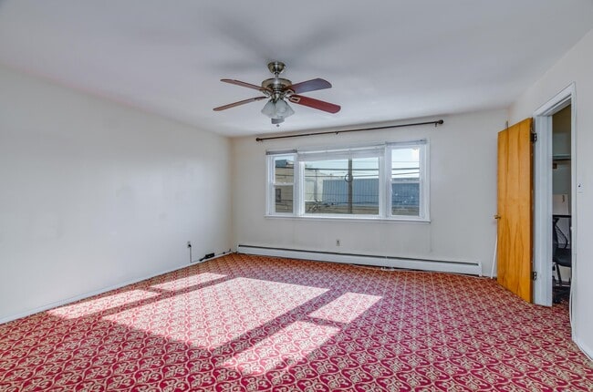 Building Photo - 129 Garfield Ave