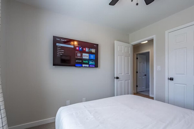 Building Photo - 18 Huntcliff Dr