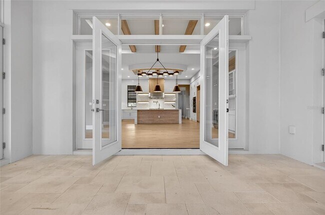Building Photo - 16130 Pendio Dr