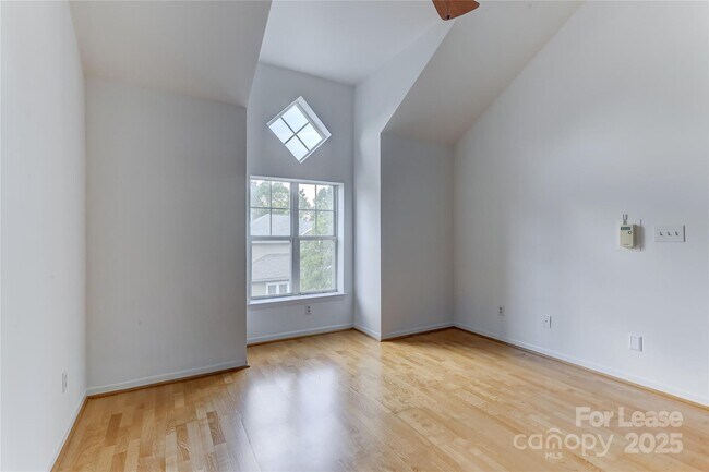 Building Photo - 501 Olmsted Park Pl