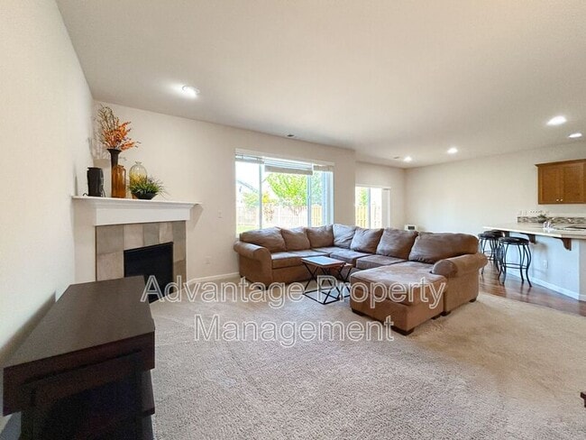 Building Photo - 2943 NW Corktree Ln