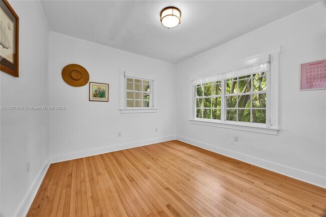 Building Photo - 410 Majorca Ave