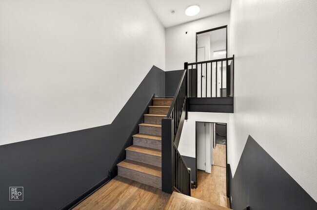 Building Photo - 7359 N Winchester Ave