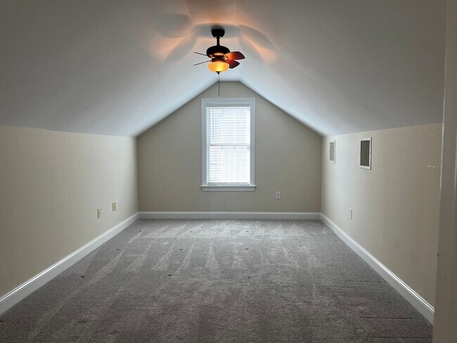 Building Photo - Don't miss this beautiful home in desirable Brice's Crossing