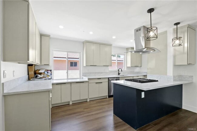 Building Photo - 8437 Everest St