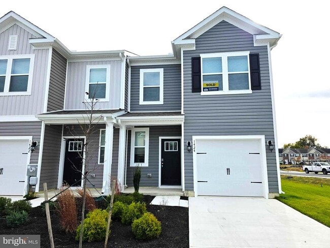 Building Photo - 1424 Sugarplum Ln