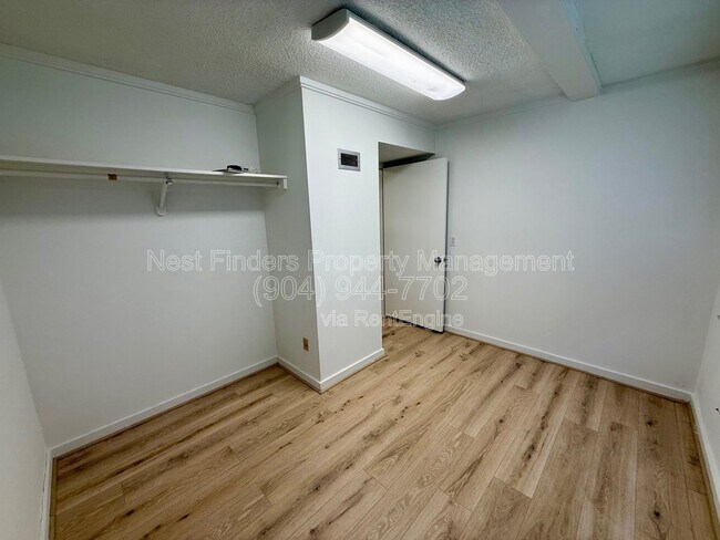 Building Photo - 222 7th St