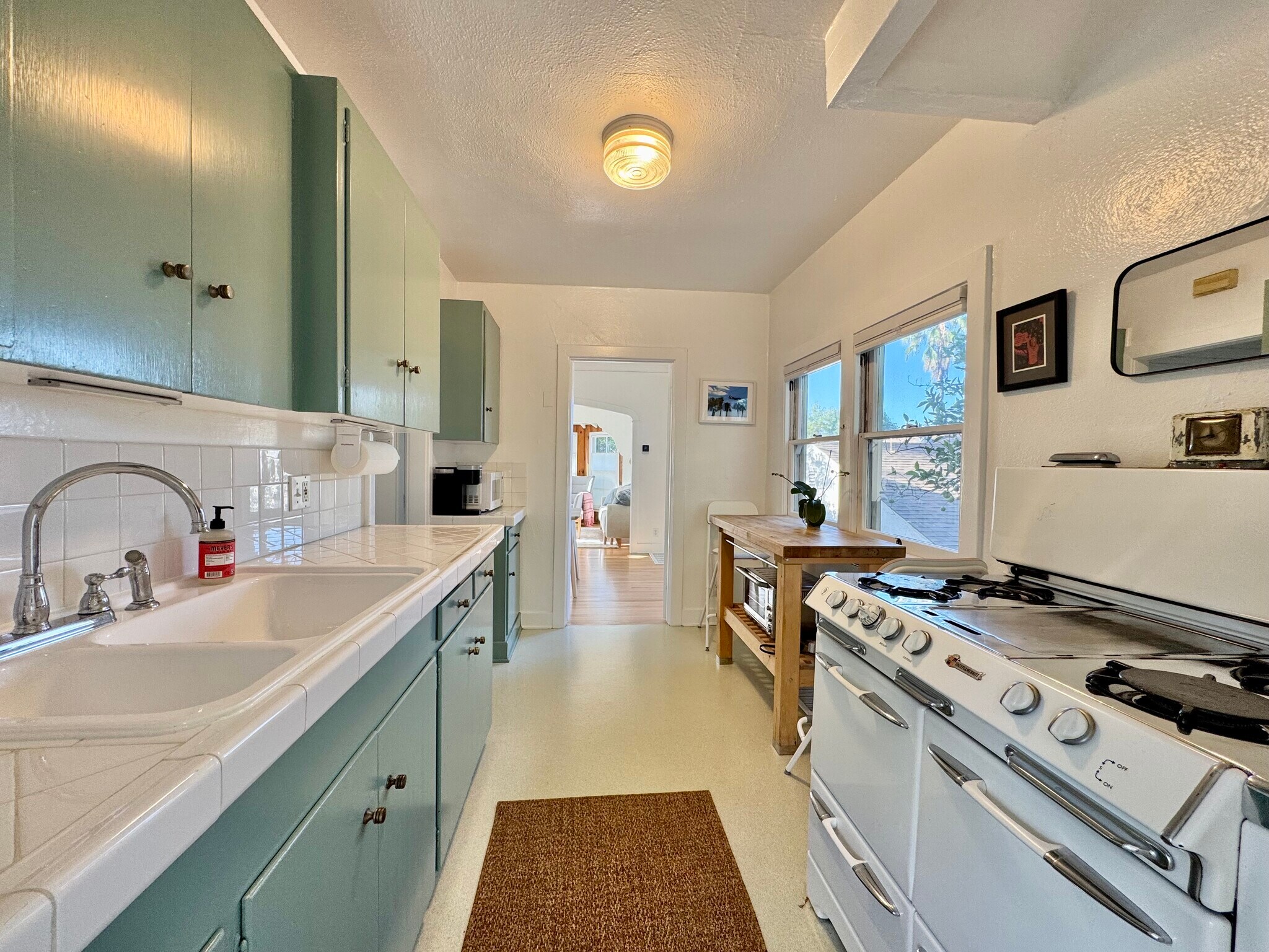 Kitchen - 1405 Macbeth St