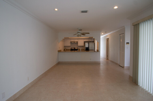 Building Photo - 1437 White Pine Dr