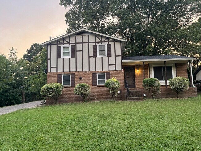 Building Photo - 416 Ocala Ct N