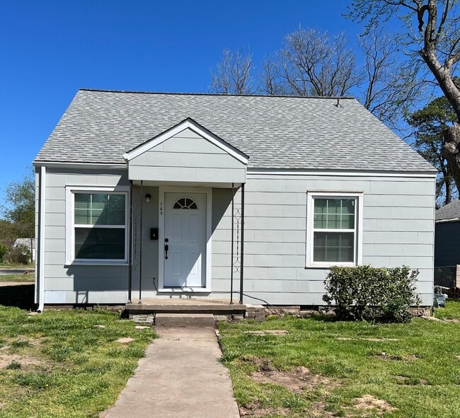 Primary Photo - Adorable 2 bedroom 1 bath home in Tulsa.
