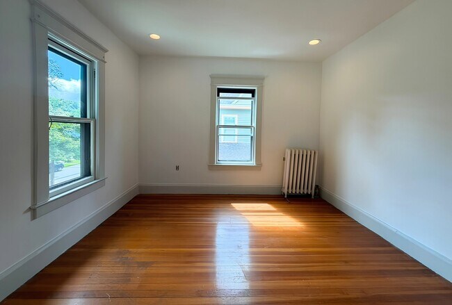 Building Photo - 62 Firglade Ave
