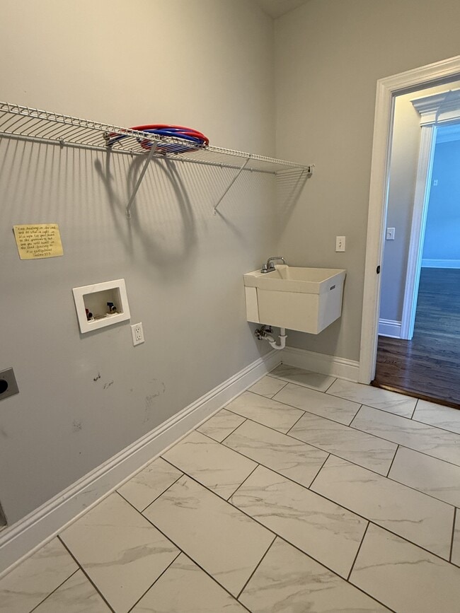 Building Photo - 92 Arbor View Dr