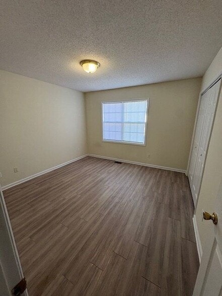 Building Photo - 3987 Sterling Pointe Dr