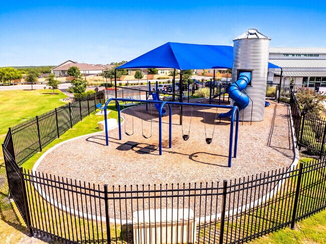 Building Photo - NO CARPET! Up to 1 Month Free Rent with 18-24 Month Lease! No Security Deposit Programs Available.