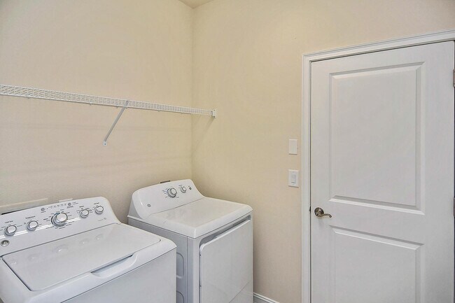 Building Photo - 4429 Conchfish Ln