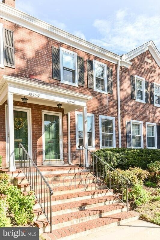 Primary Photo - 4875 28th St S