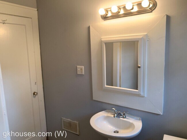Building Photo - 3 br, 1 bath House - 1343 43rd Street Ensley