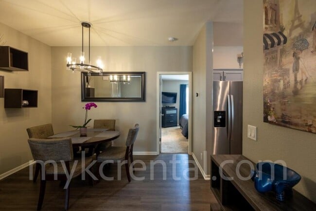 Building Photo - 1201 N Mart-way Dr