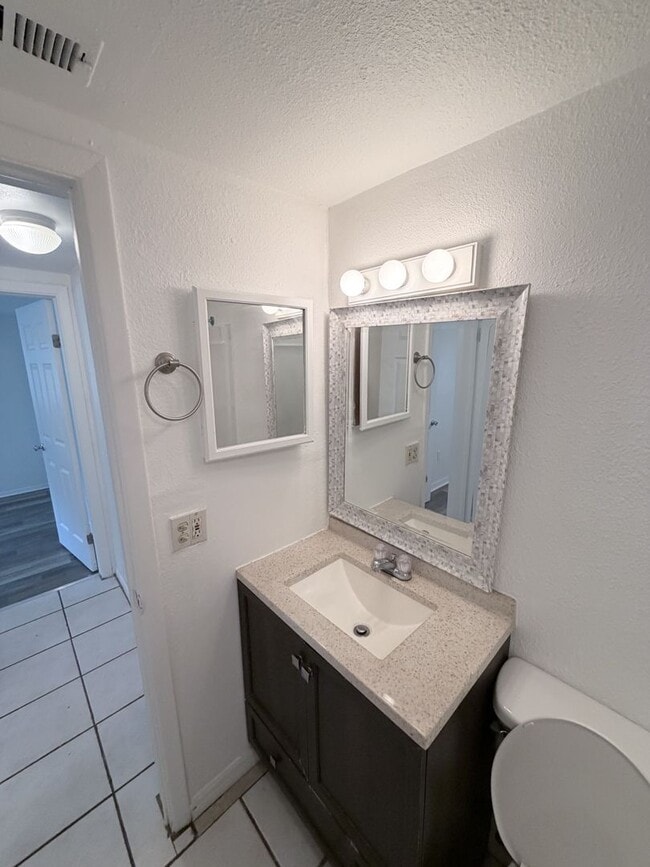 Building Photo - 21377 Campbell Dr