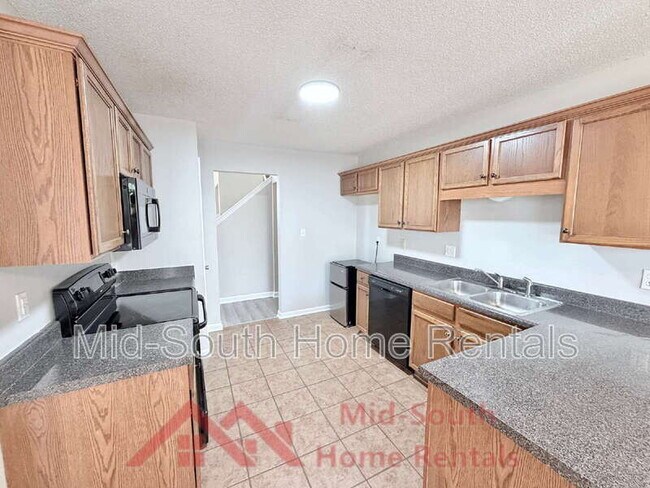 Building Photo - 11236 Wolf Woods Dr