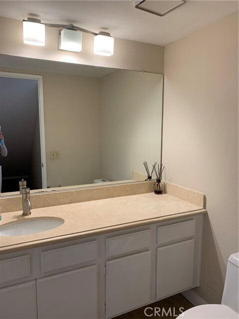 Building Photo - 2800 Plaza del Amo