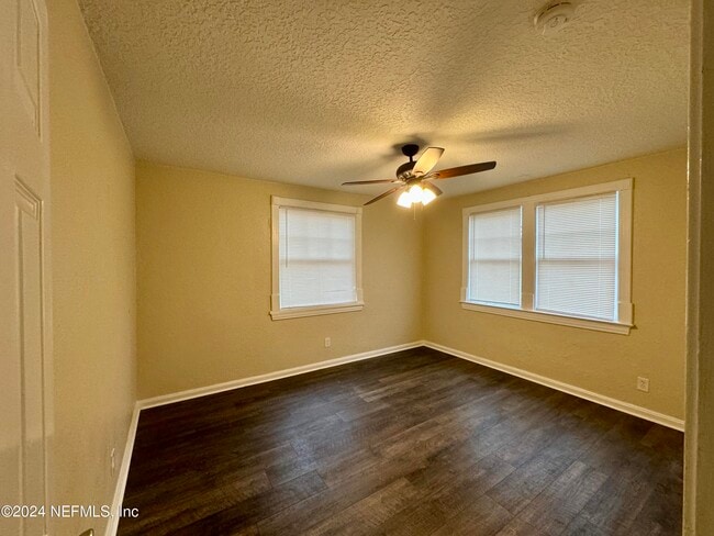 Building Photo - 2889 College St