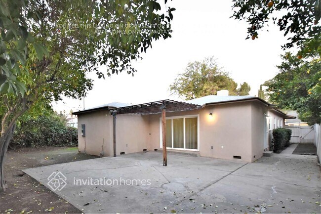 Building Photo - 6451 Gaviota Ave
