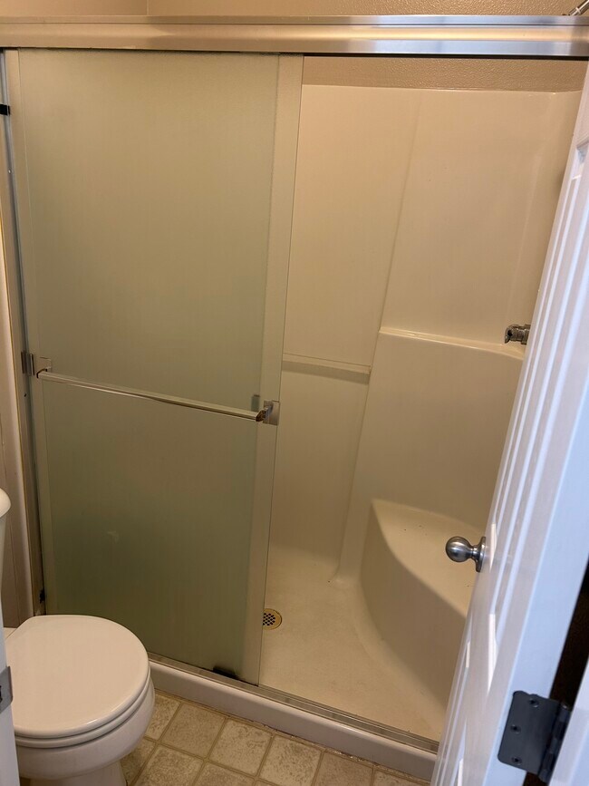 Building Photo - 1146 Elm St NW