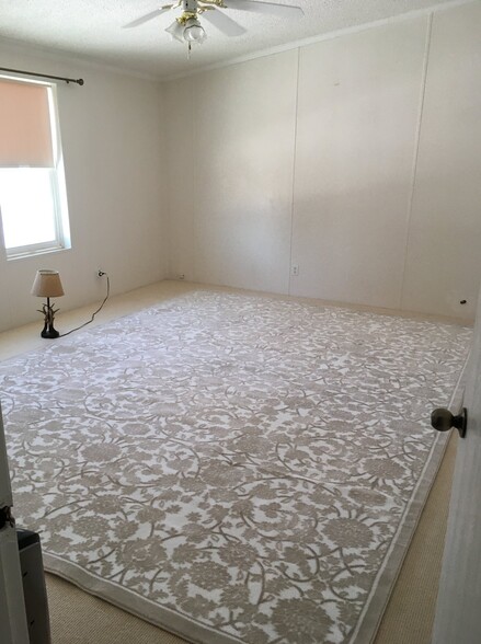 Building Photo - 500 Callejon Rd