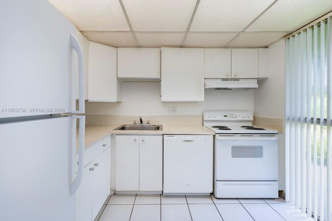 Building Photo - 2920 Forest Hills Blvd