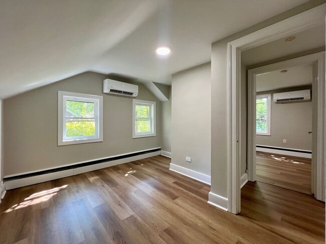 Building Photo - Pet-Friendly Fry's Spring Apartment