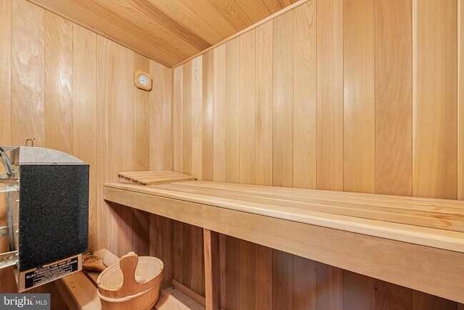 Building Photo - 25921 Largo Ct