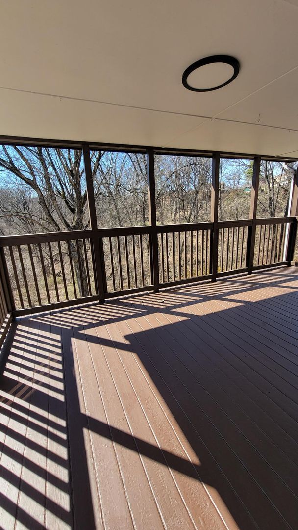 Building Photo - Spacious Three Bedroom Home