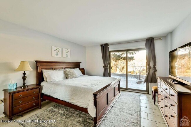 Building Photo - 76 Hunter Dr