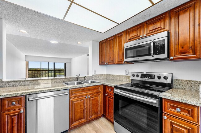 Building Photo - 6662 Boca Del Mar Dr