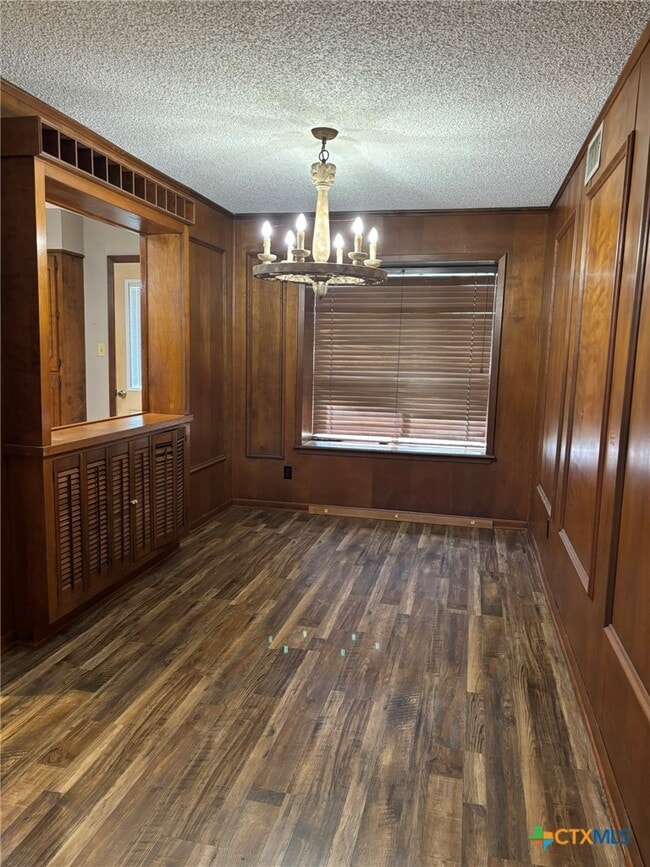 Building Photo - 202 Sherwood Dr
