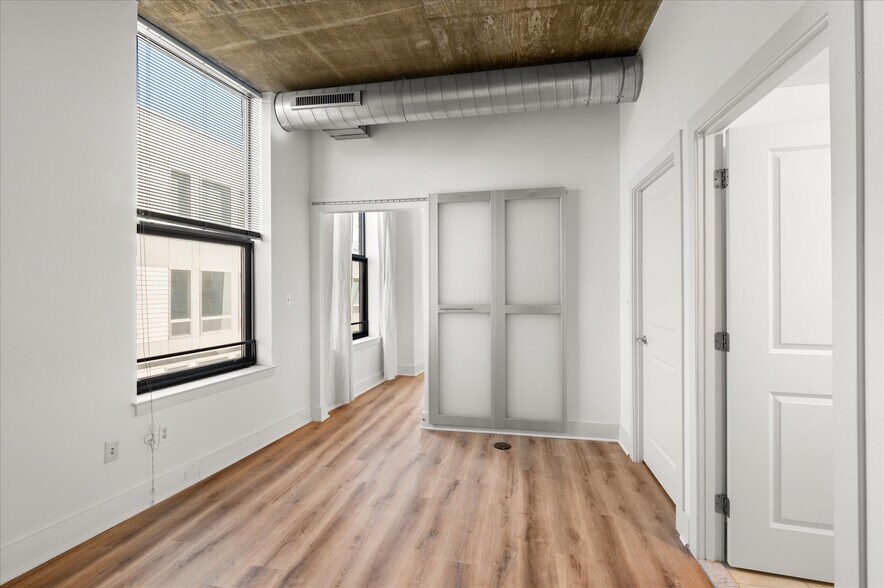 Building Photo - 2301 Champlain St NW