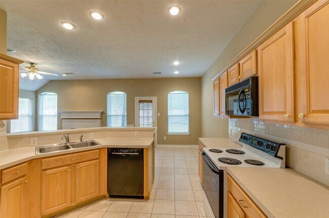 Building Photo - 18 Orchard Dale Cir