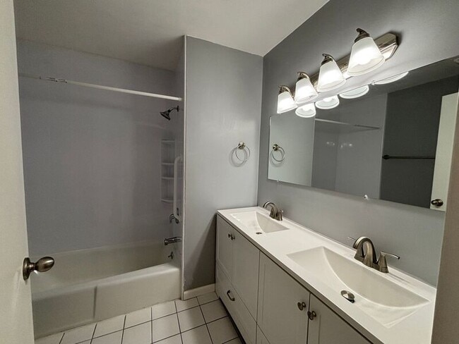 Building Photo - 5105 W 75th St