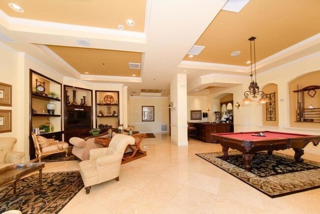 Building Photo - 616 Clearwater Park Rd