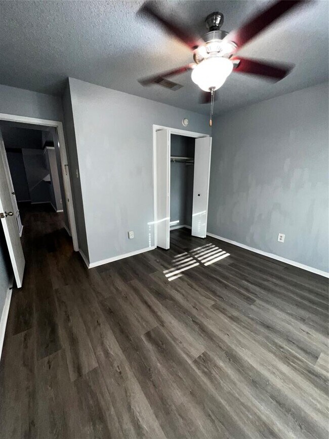 Building Photo - 617 Greenlawn Blvd