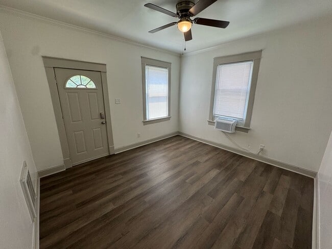 Building Photo - Charming 1BR Apartment in Bristol, TN - Cozy Living Awaits!