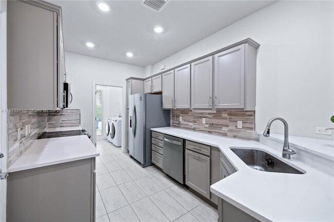 Building Photo - 5180 Eucalyptus Dr