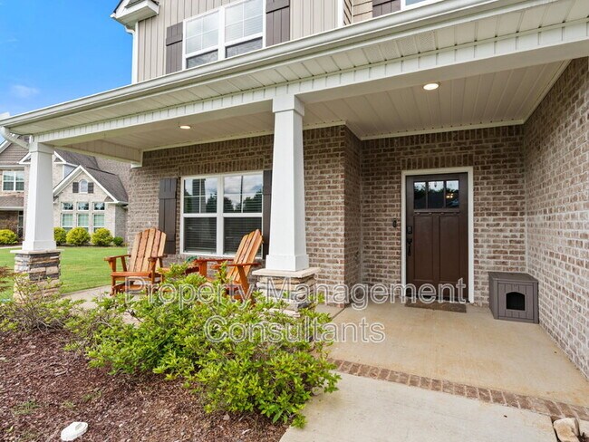 Building Photo - 14735 Commonwealth Dr