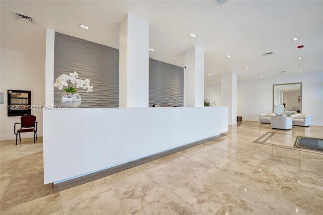 Building Photo - 2201 S Ocean Dr