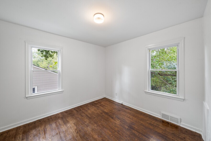 Building Photo - 6308 W 81st St