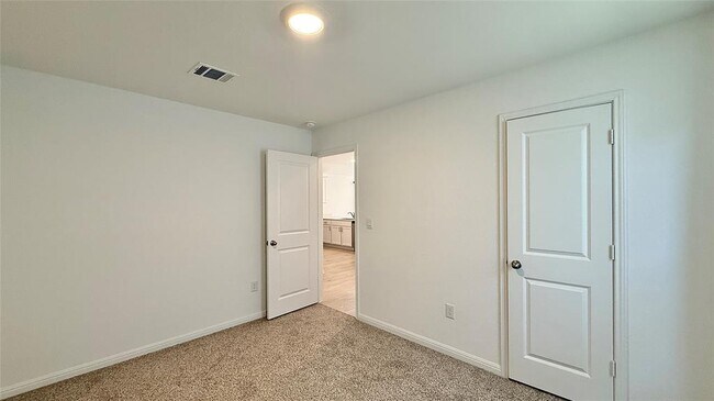 Building Photo - 792 Lake Sweetwater Ln